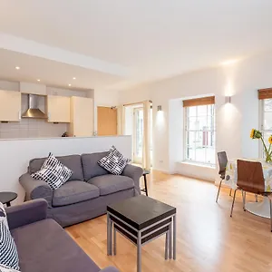The Edmonstone's Close Apartment