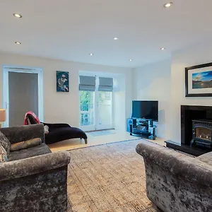 The York Place Apartment